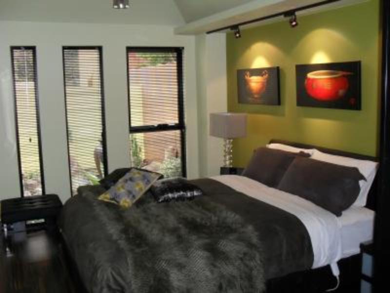 Corinda Contemporary Apartment