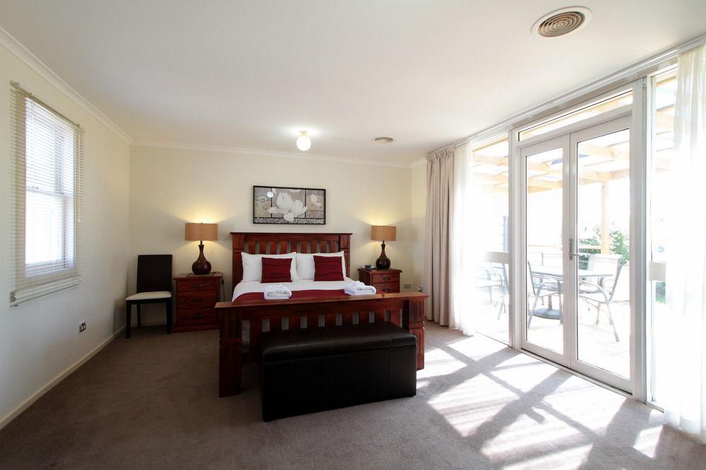 Moonah Apartment