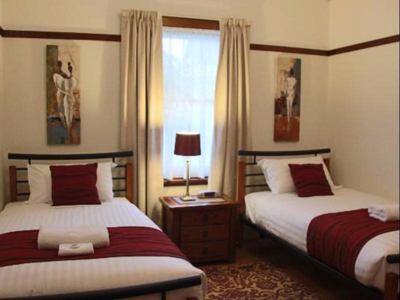 Moonah Amy Hotel