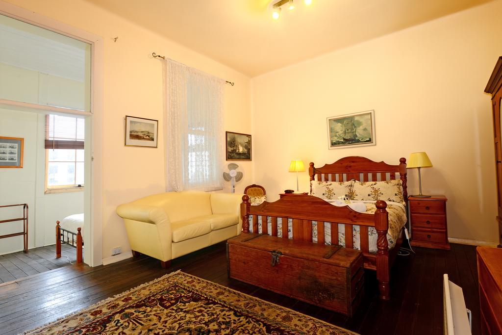 Bed & Breakfast Edinburgh Gallery 3*