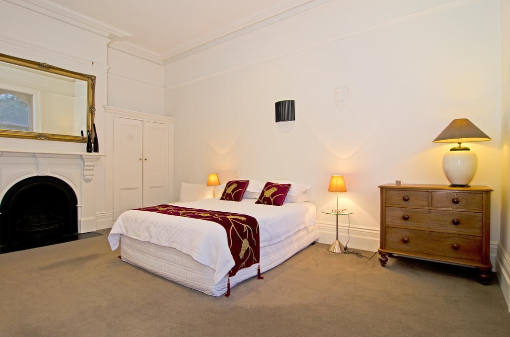 Roxburgh House - Cbd *