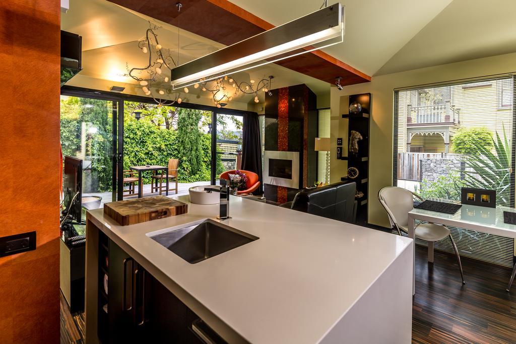 Corinda Contemporary Apartment *
