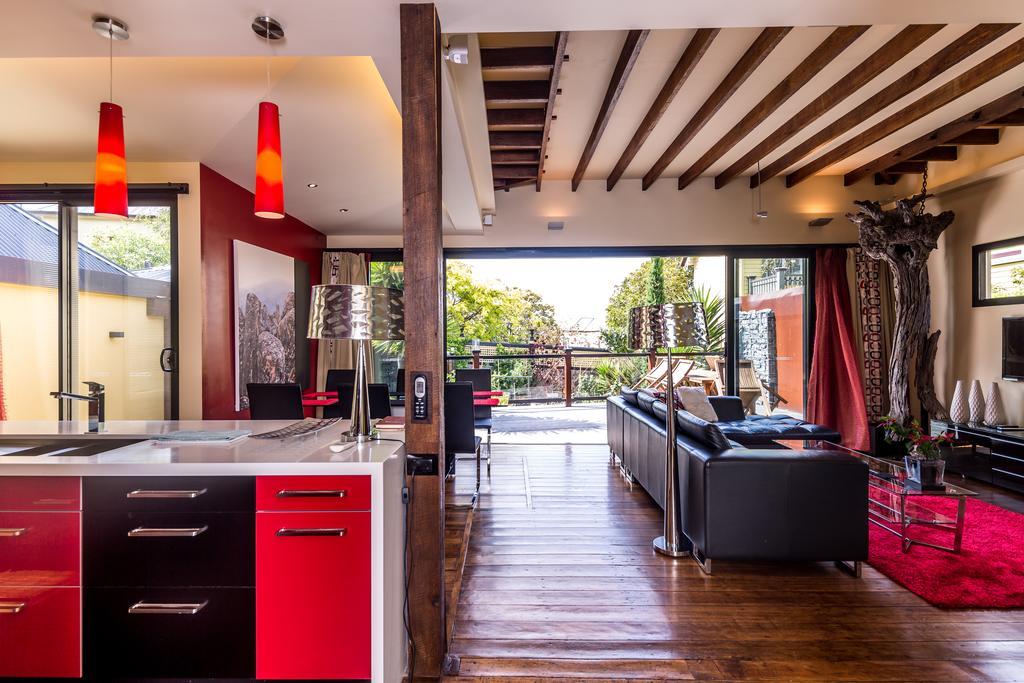 Corinda Contemporary Apartment Hobart