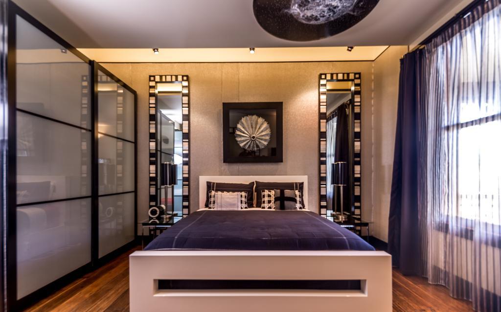 Corinda Contemporary Apartment