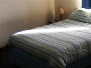 The Waratah 3*