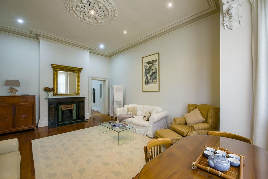 Roxburgh House - Cbd *