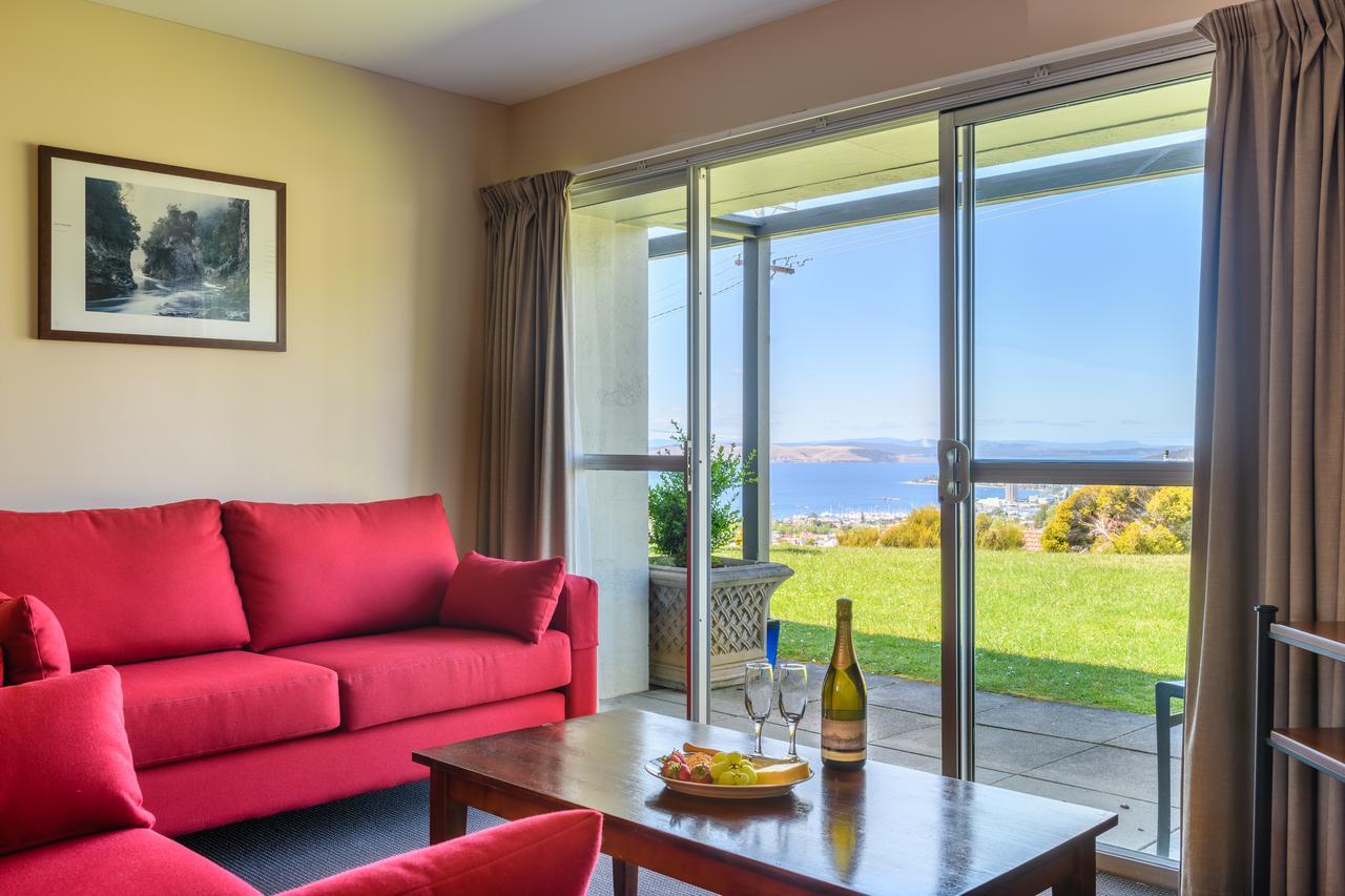Bay View Aparthotel 4*