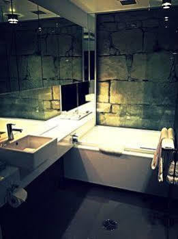 Watermans Aparthotel 4*