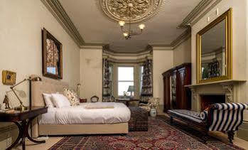 Corinda's 4* Hobart