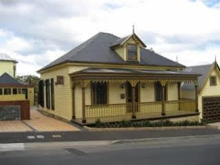 Corinda Contemporary Apartment Hobart