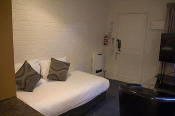Bay Hotel Apartments 3*