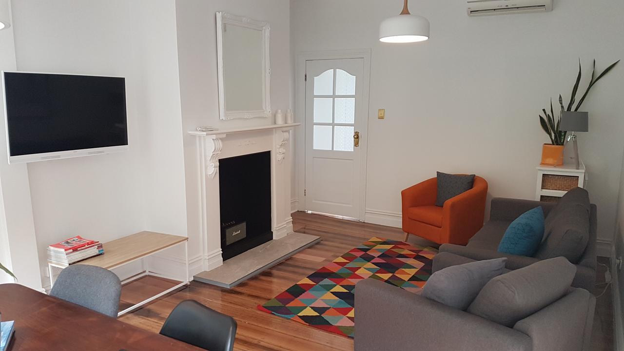 Strahan House * Hobart