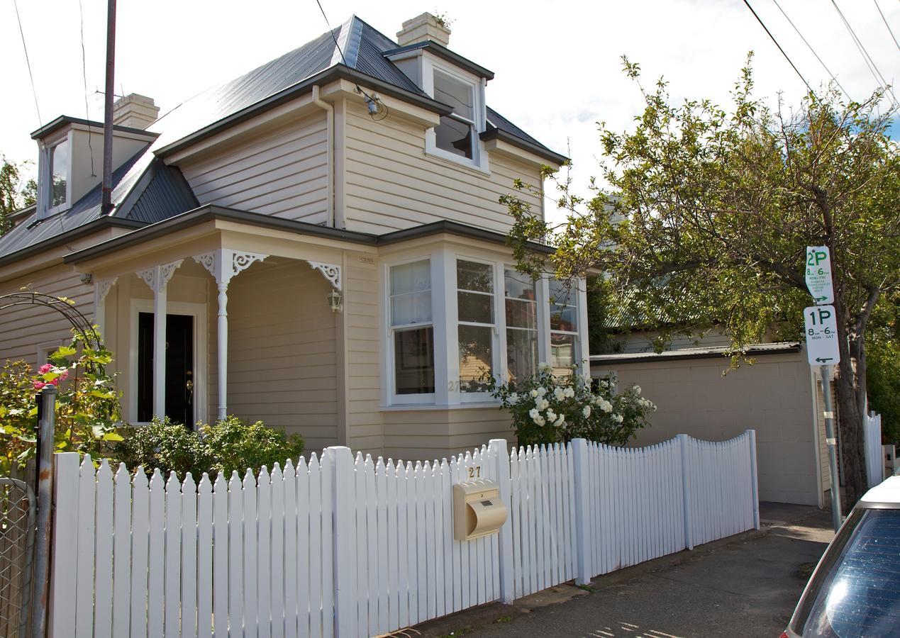Strahan House * Hobart