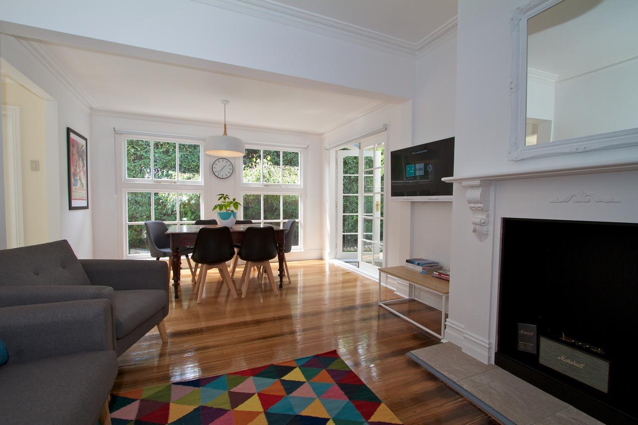 Strahan House * Hobart