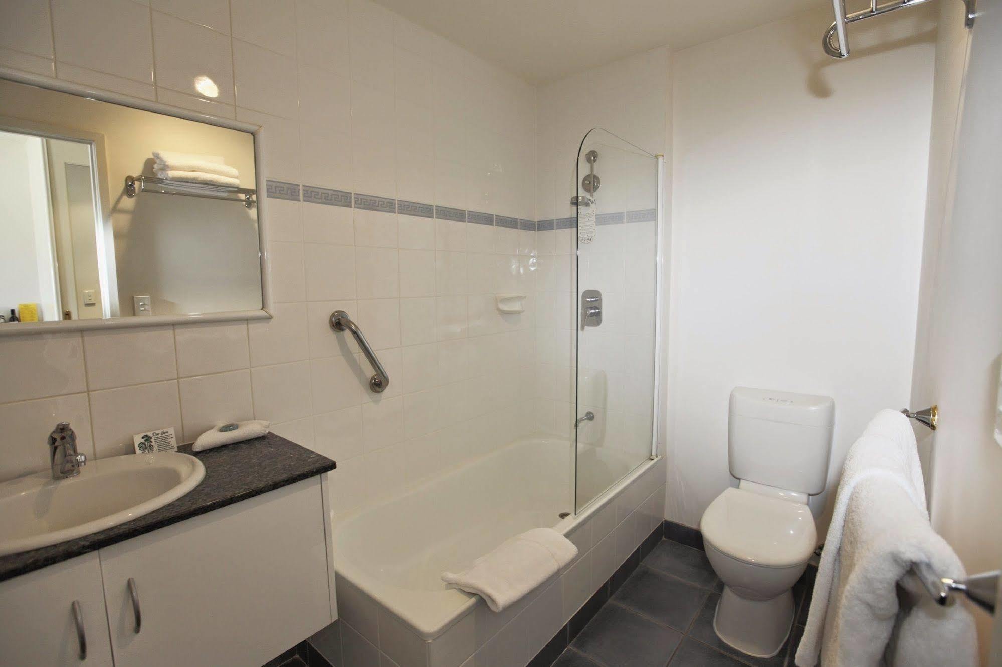 Mayfair Plaza And 4* Hobart