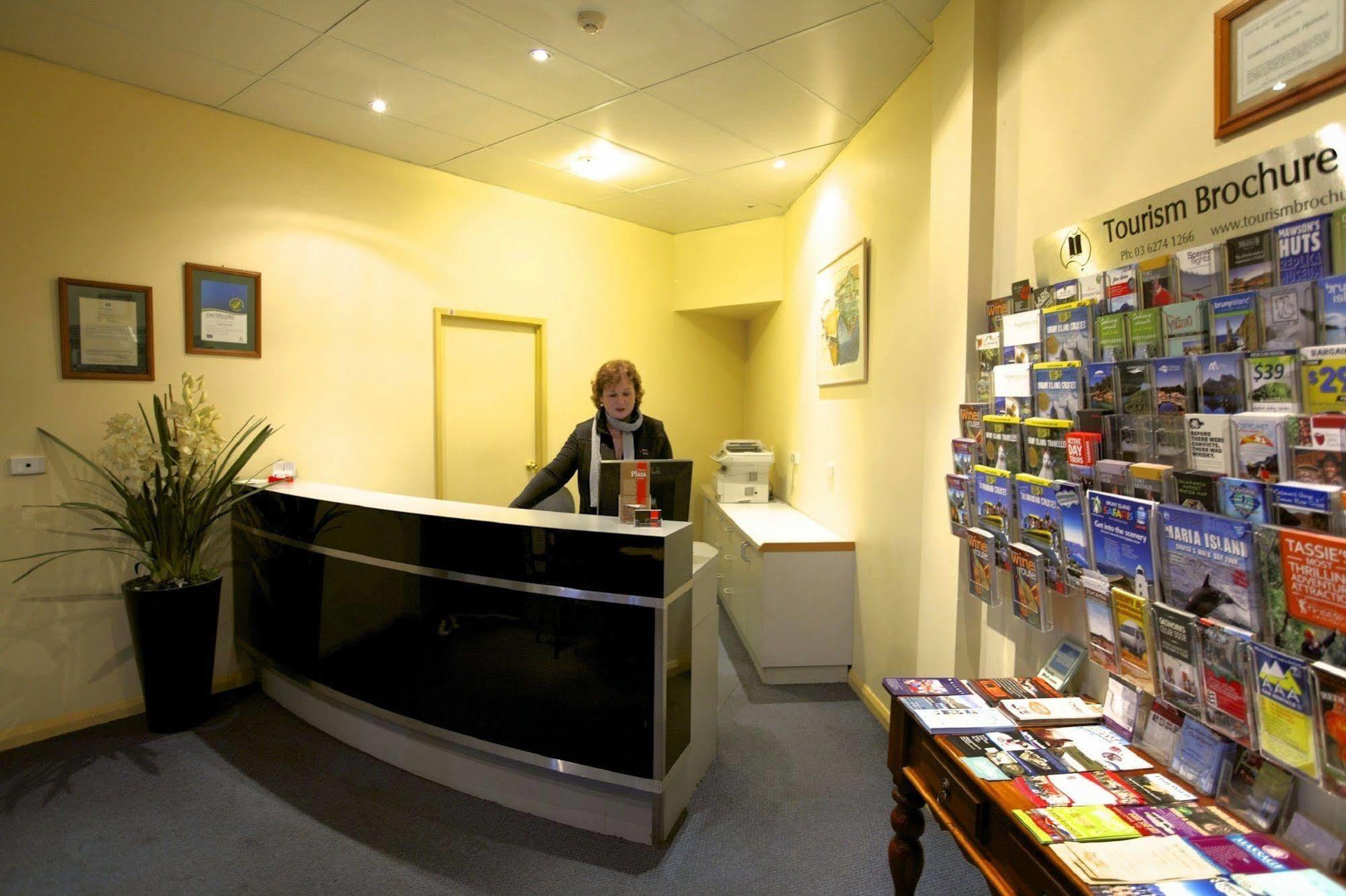 Motel Mayfair Plaza And