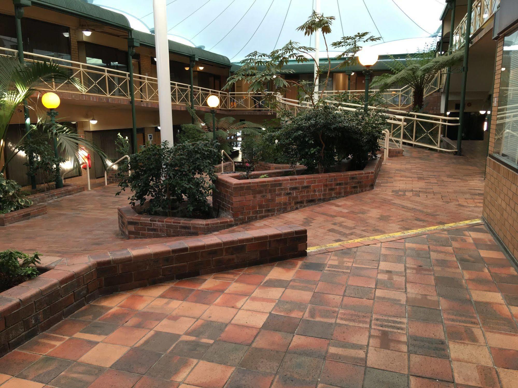 Mayfair Plaza And Motel
