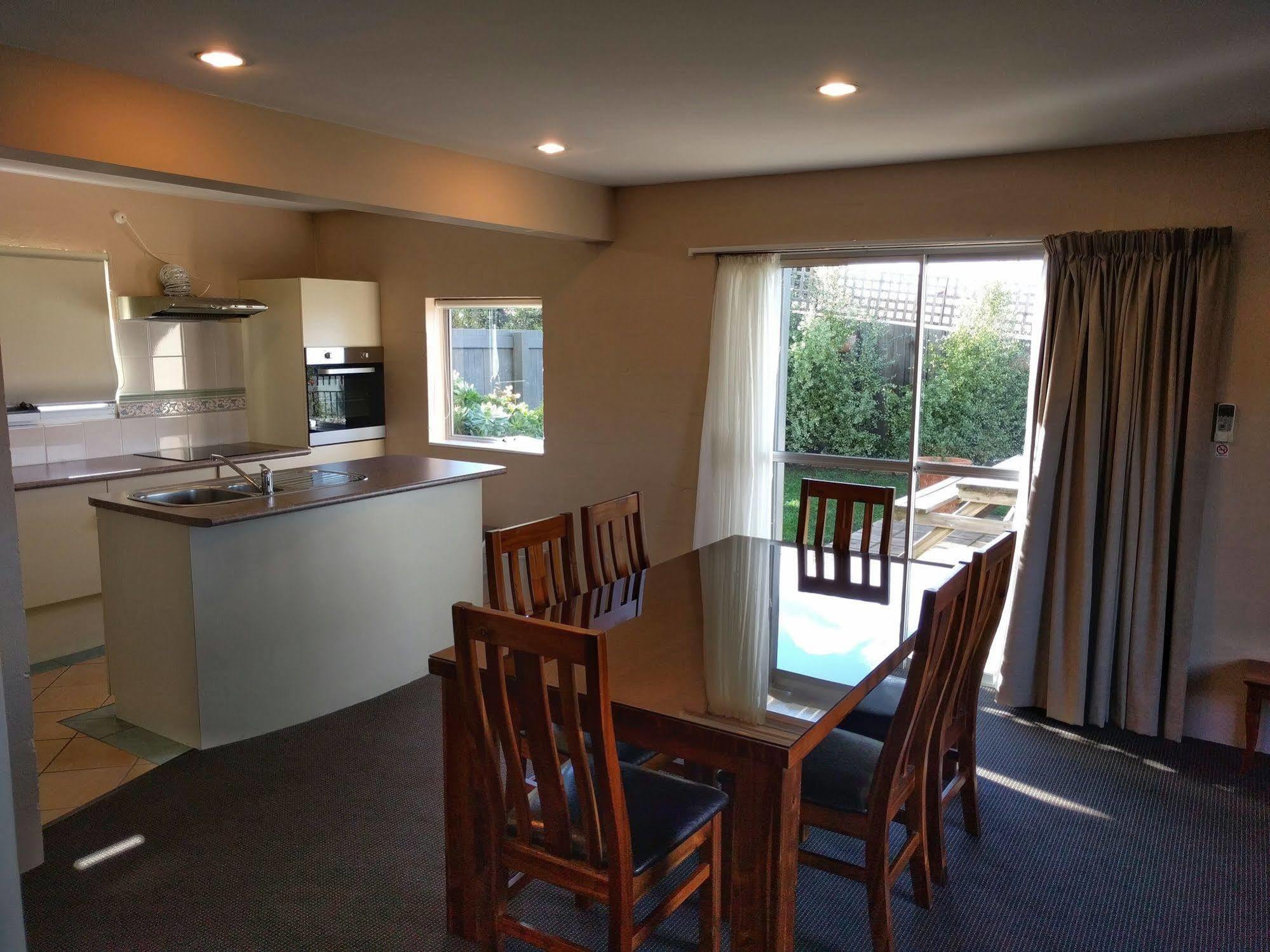 Bay View Aparthotel