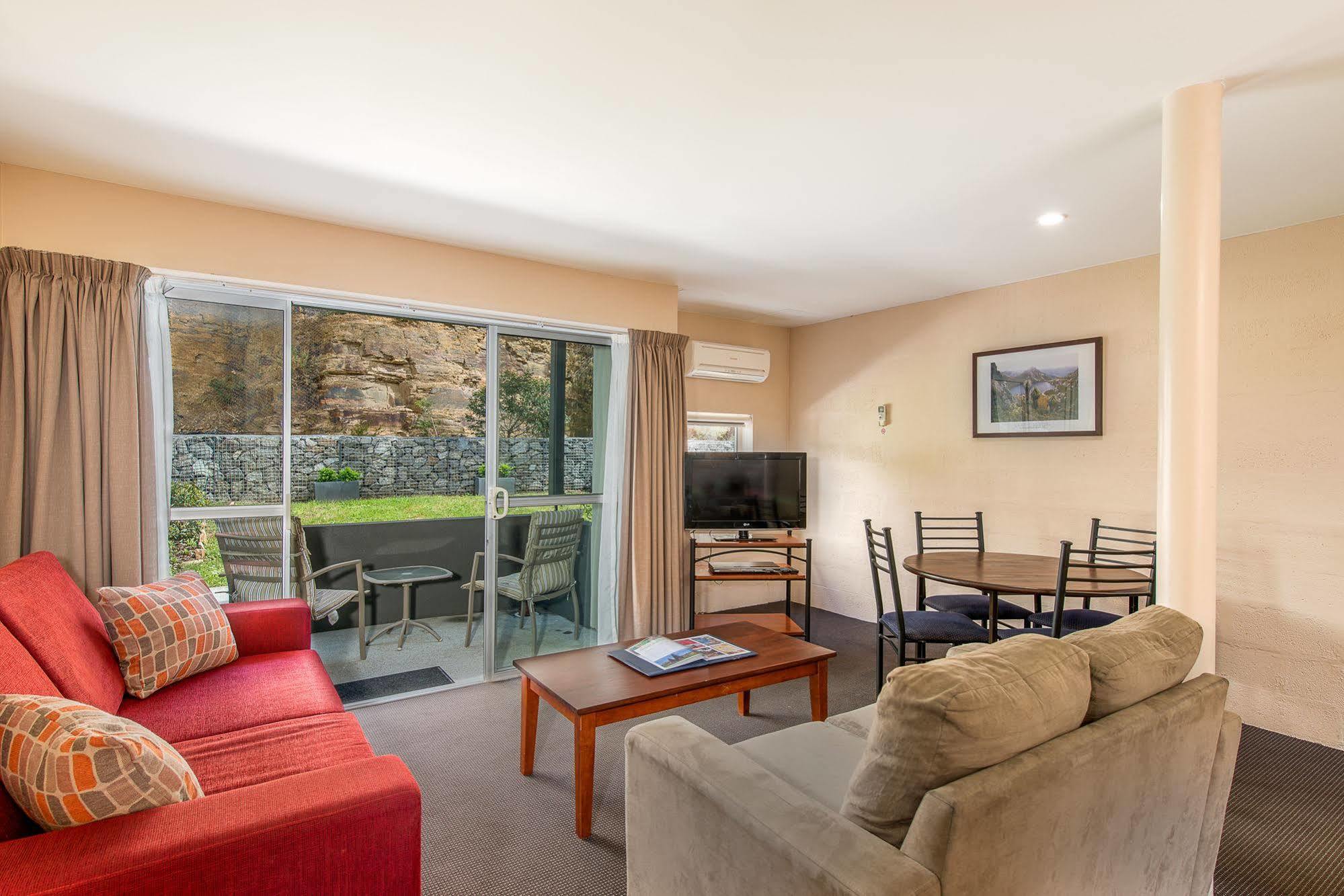 Bay View Aparthotel 4*