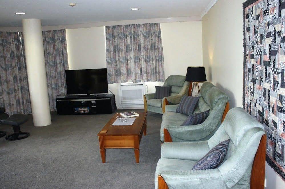Hotel Jenatt Apartments Salamanca 4*