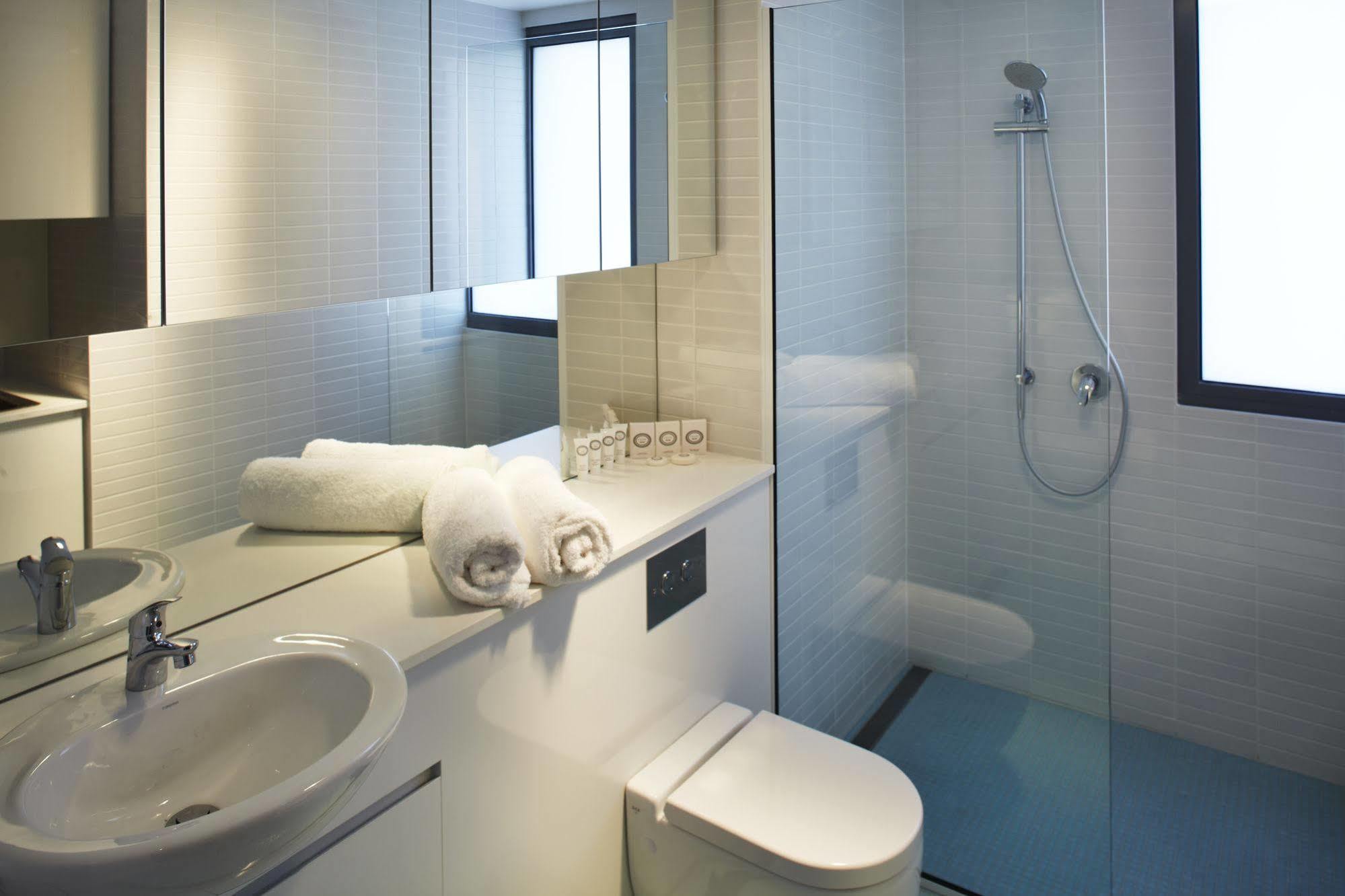 Salamanca Wharf Hotel 5*