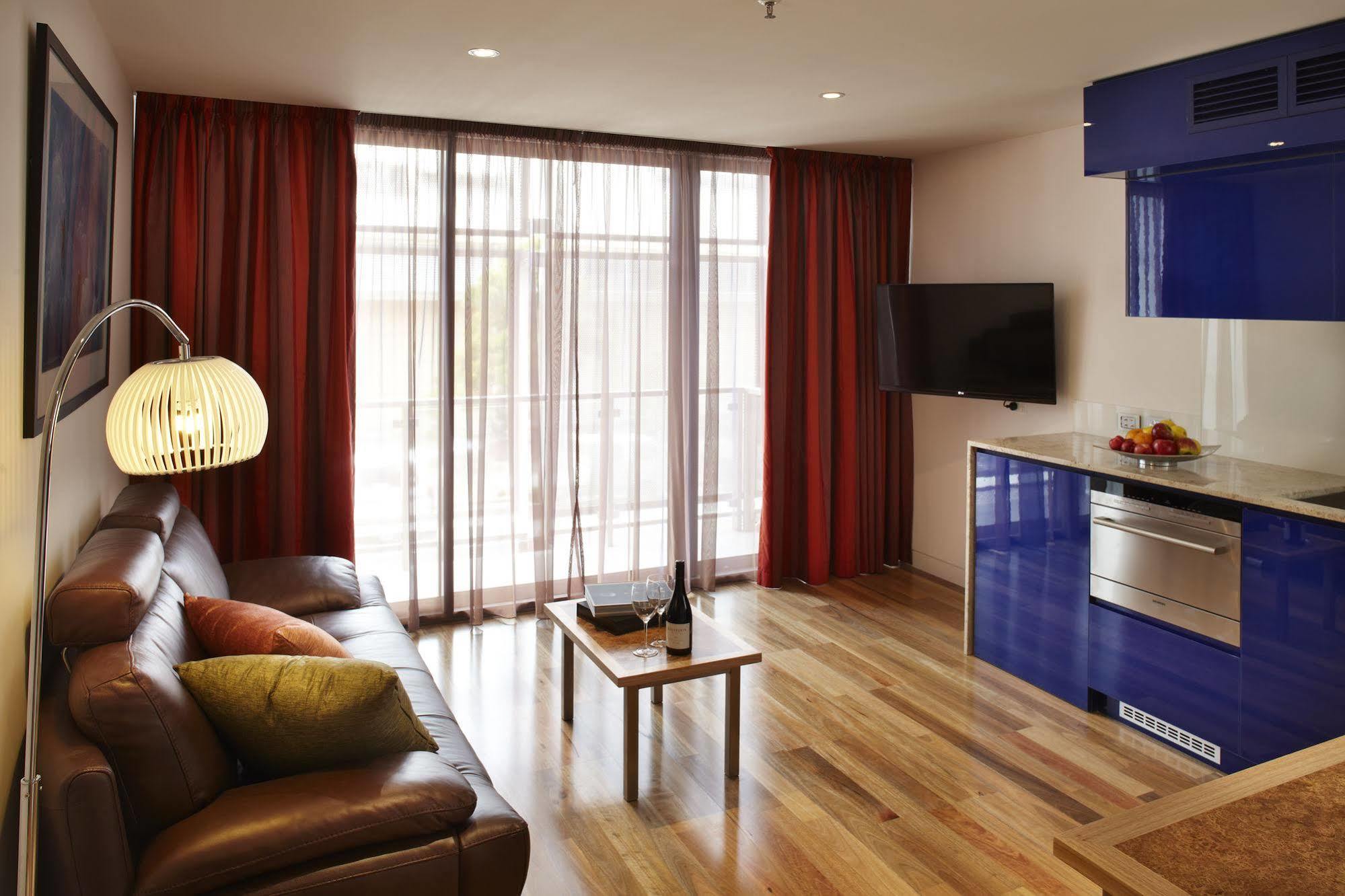 Salamanca Wharf Hotel 5*