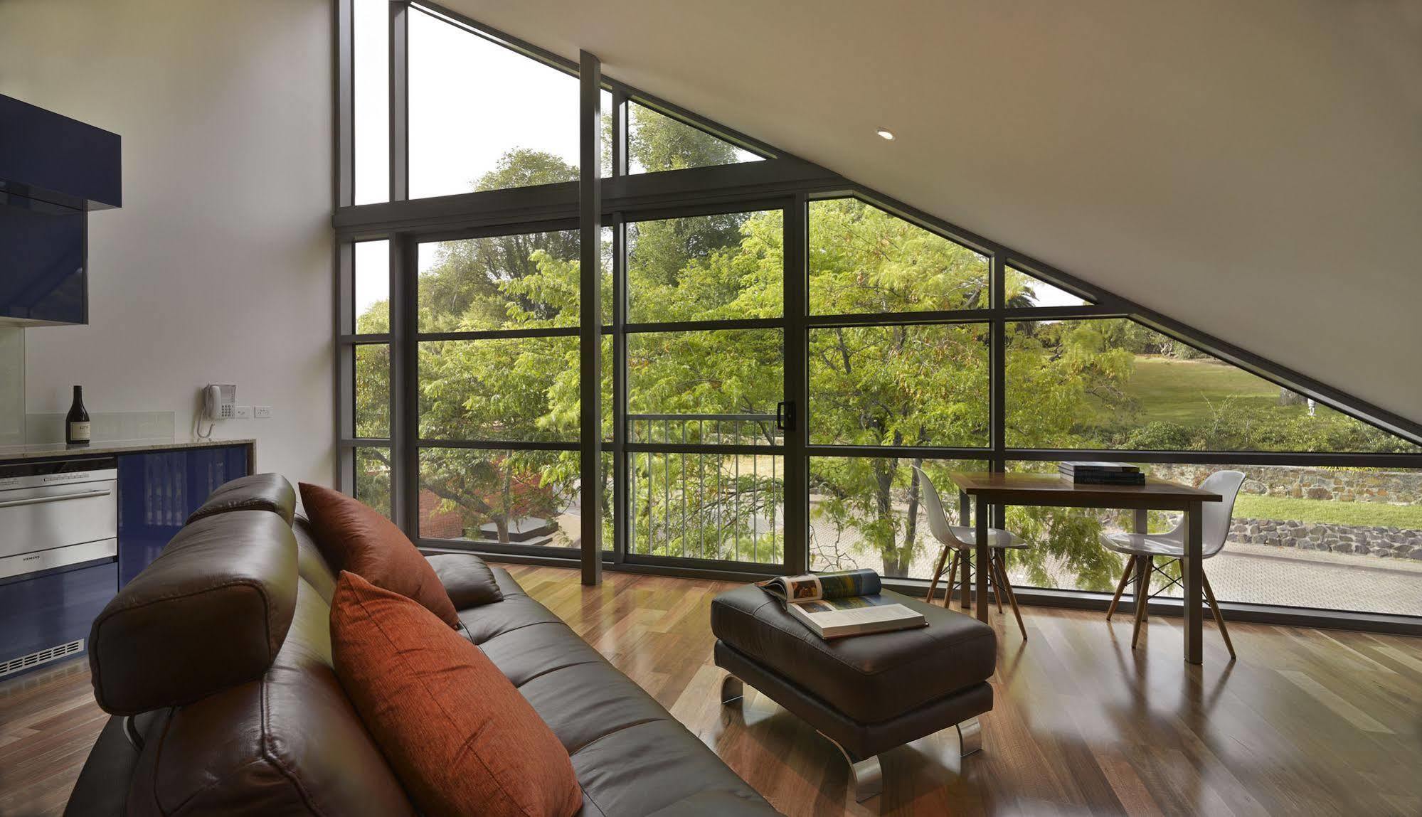 Salamanca Wharf Hotel 5*