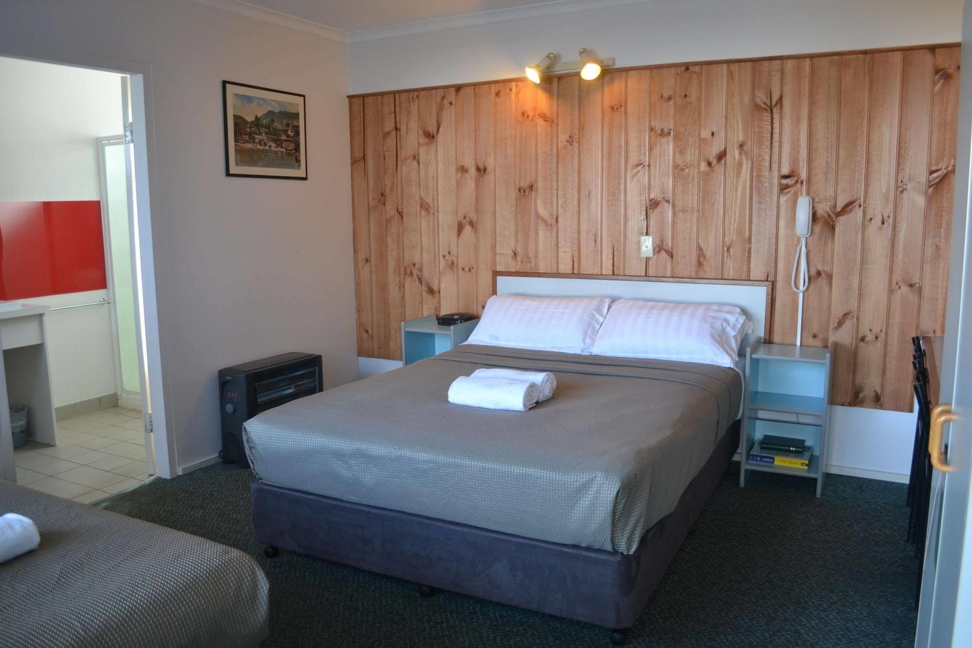 Tower Motel 3*