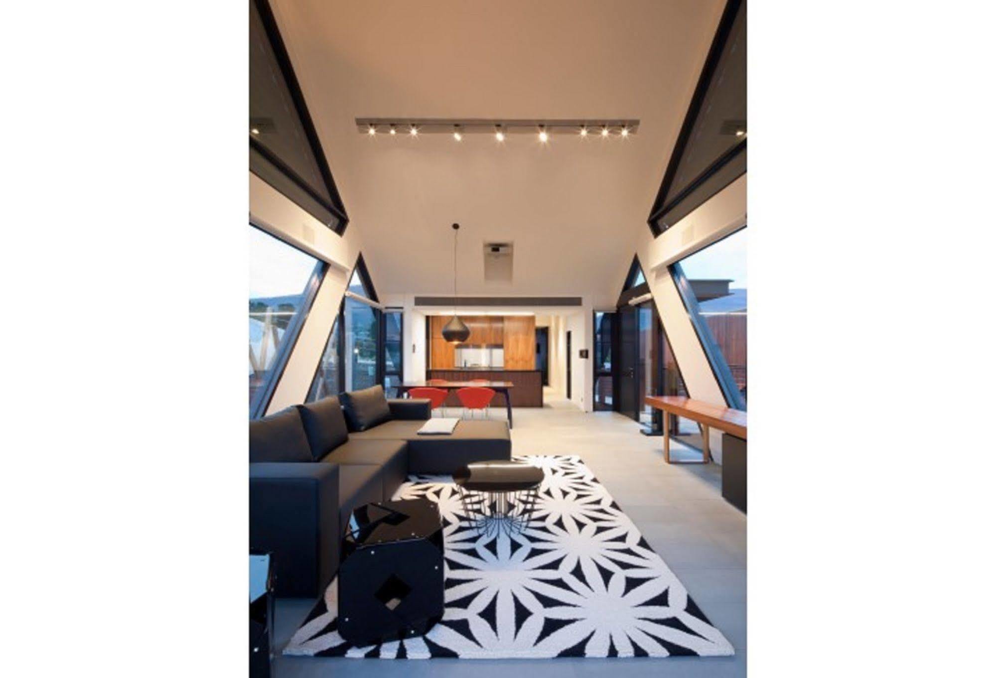 Aparthotel Mona Pavilions 5*