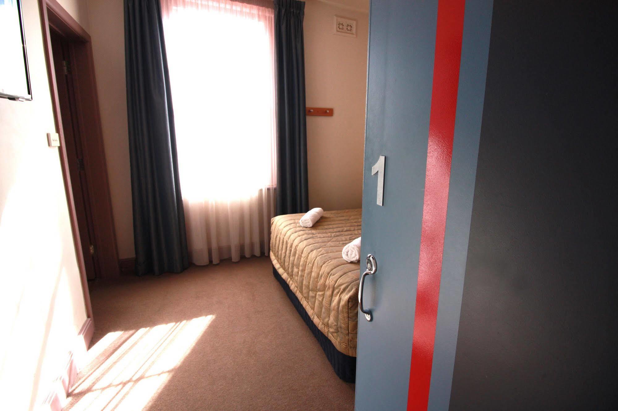 Hotel Central Hotel Hobart 3*