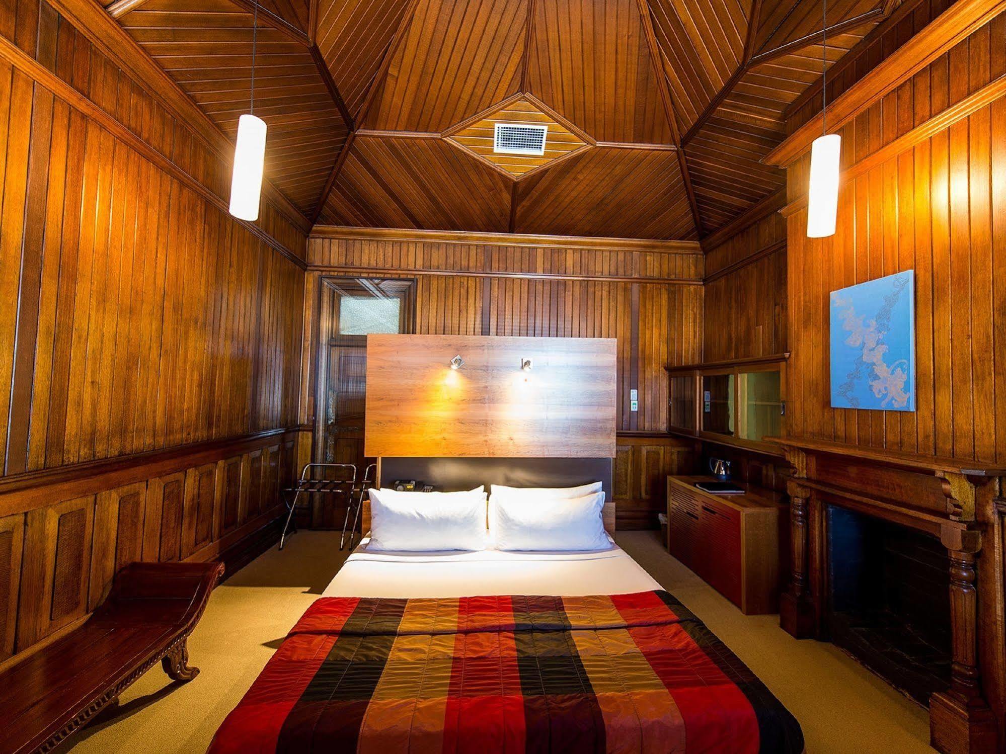 The Henry Jones Art 5* Hobart