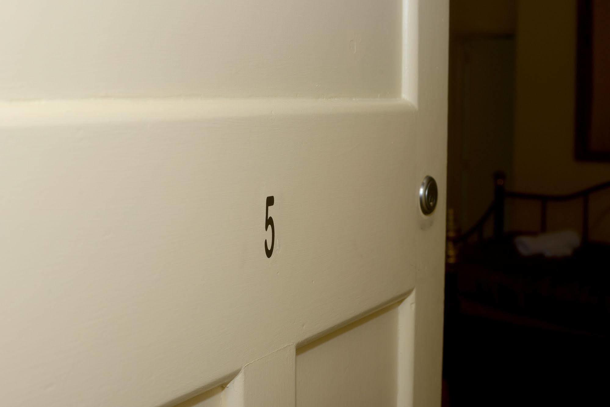 Edinburgh Gallery Bed & Breakfast Hobart