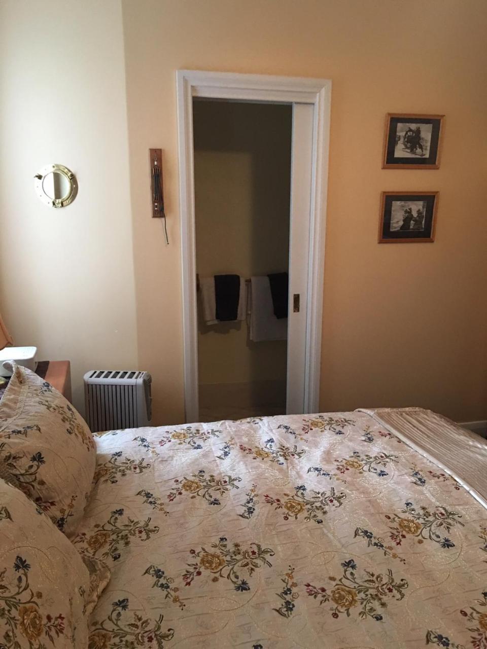 Undine Colonial Bed & Breakfast 4*