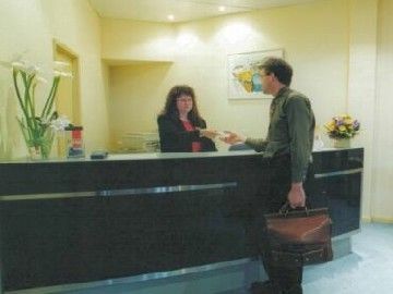 Mayfair Plaza And Motel 4*