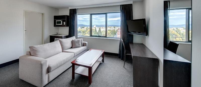 Travelodge Hotel 4*