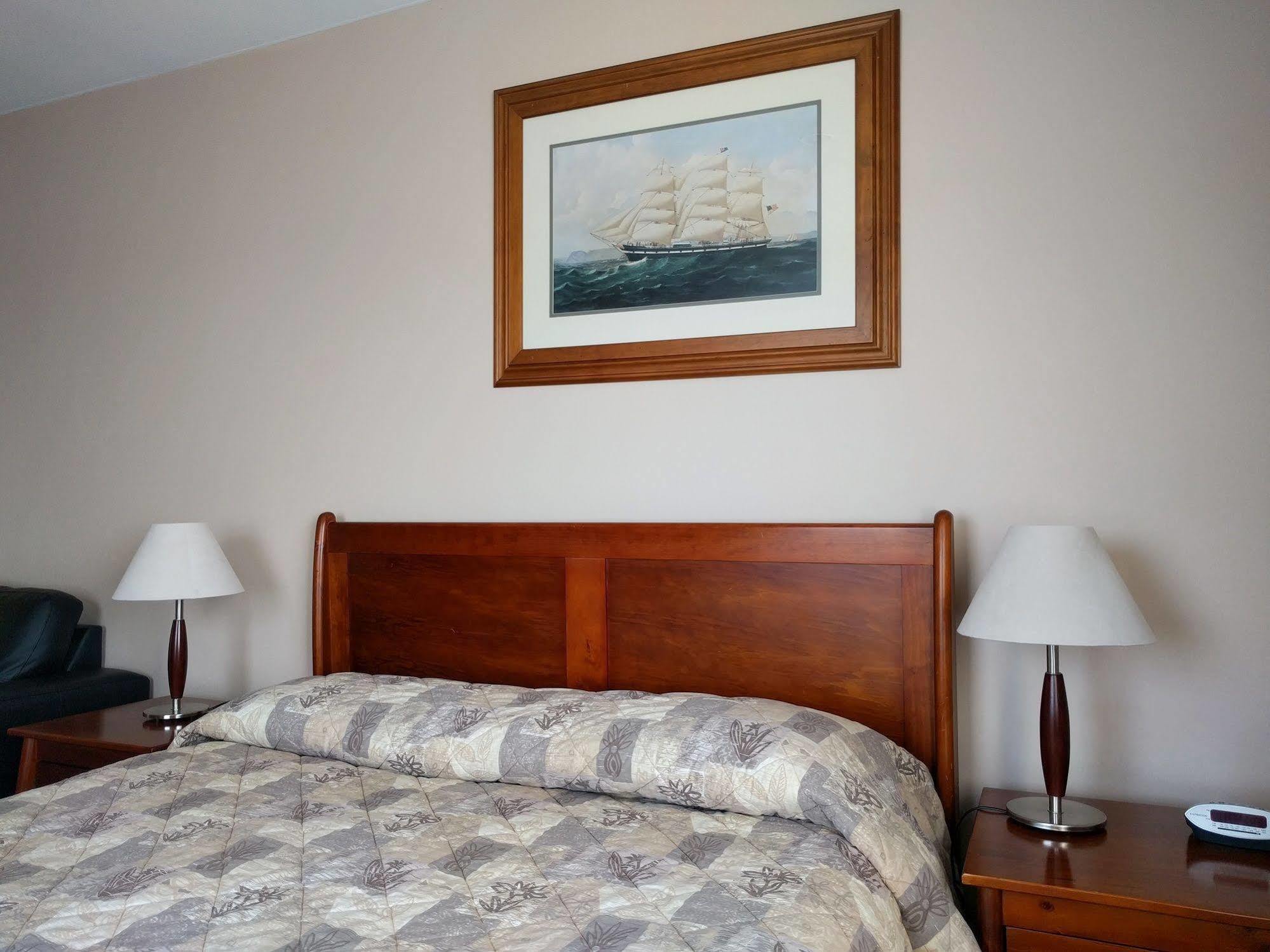 Aparthotel Bay View 4*