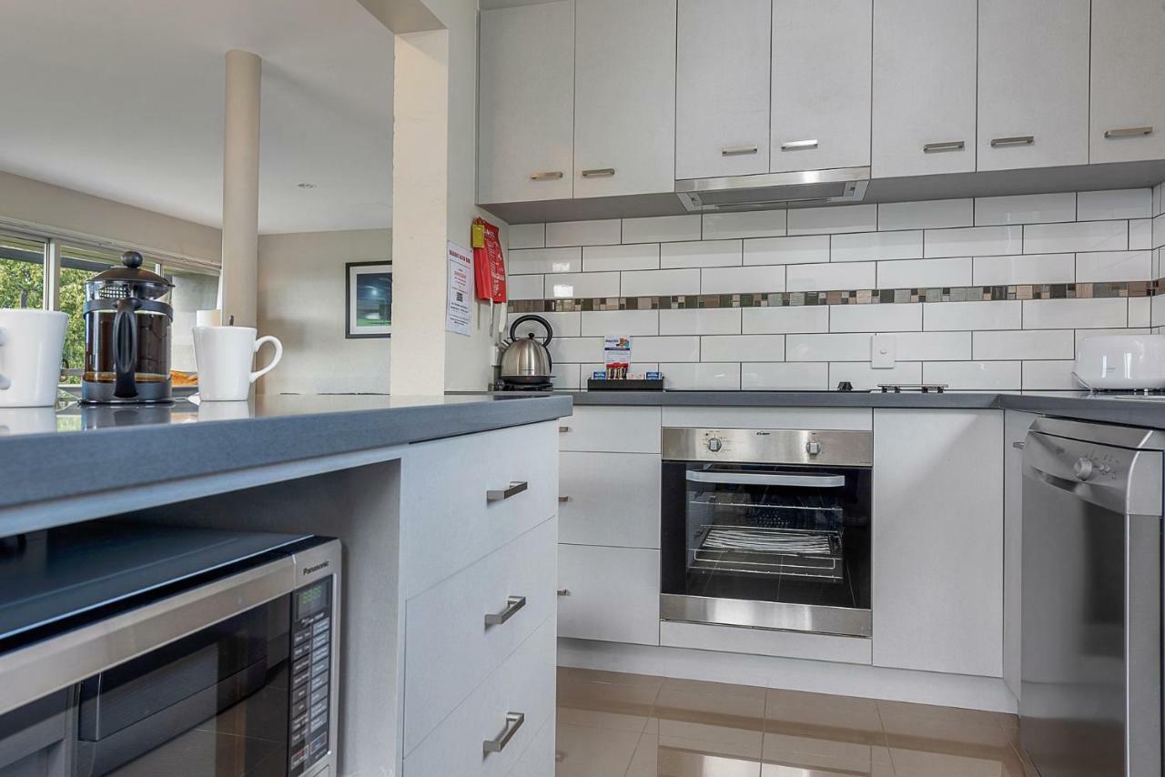Bay View Aparthotel 4*