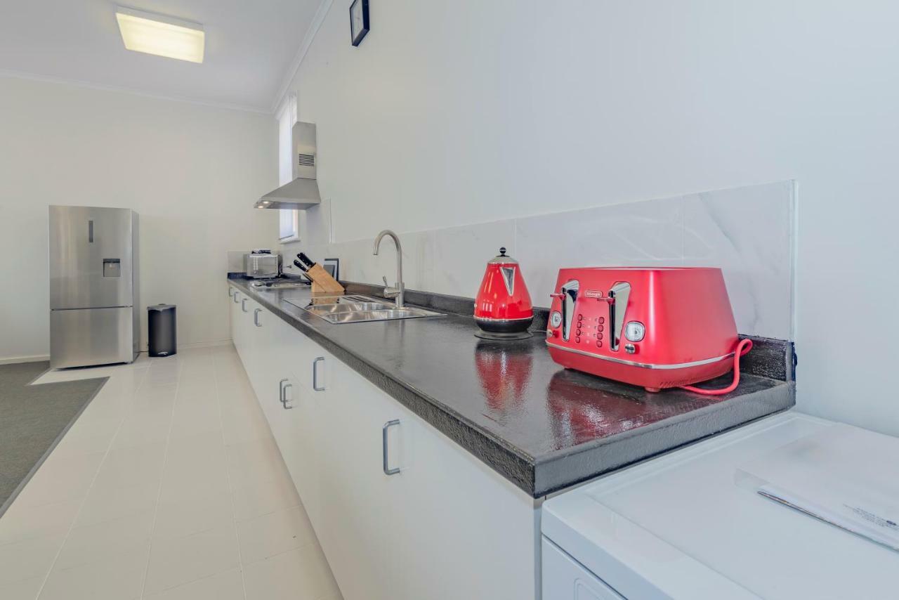 4 Bedroom House - Cbd - Free Parking - Free Wifi Holiday home