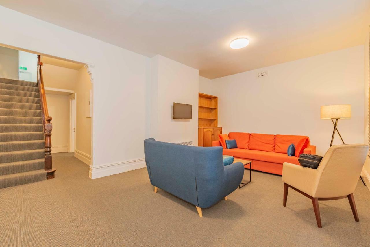 4 Bedroom House - Cbd - Free Parking - Free Wifi Holiday home *