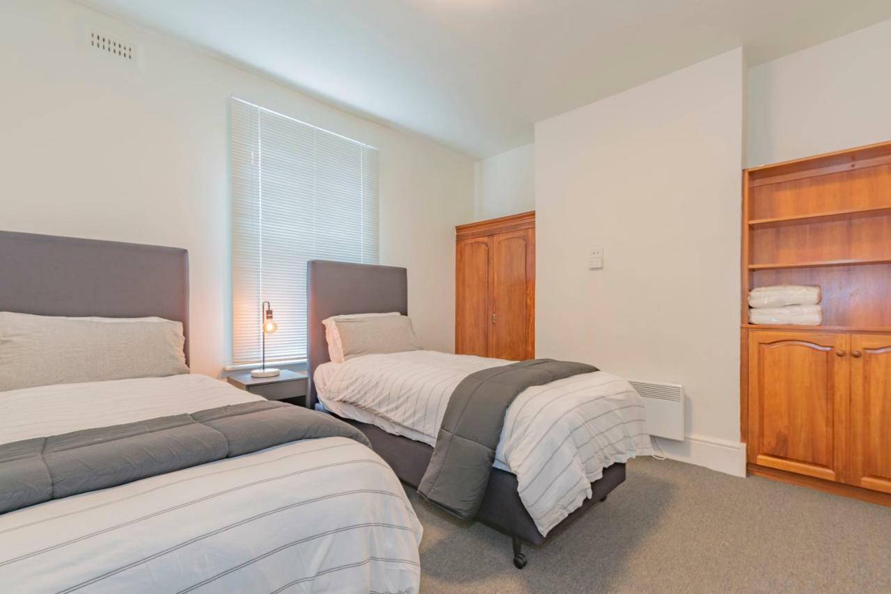 4 Bedroom House - Cbd - Free Parking - Free Wifi Hobart