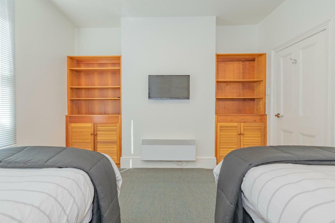 Holiday home 4 Bedroom House - Cbd - Free Parking - Free Wifi Hobart