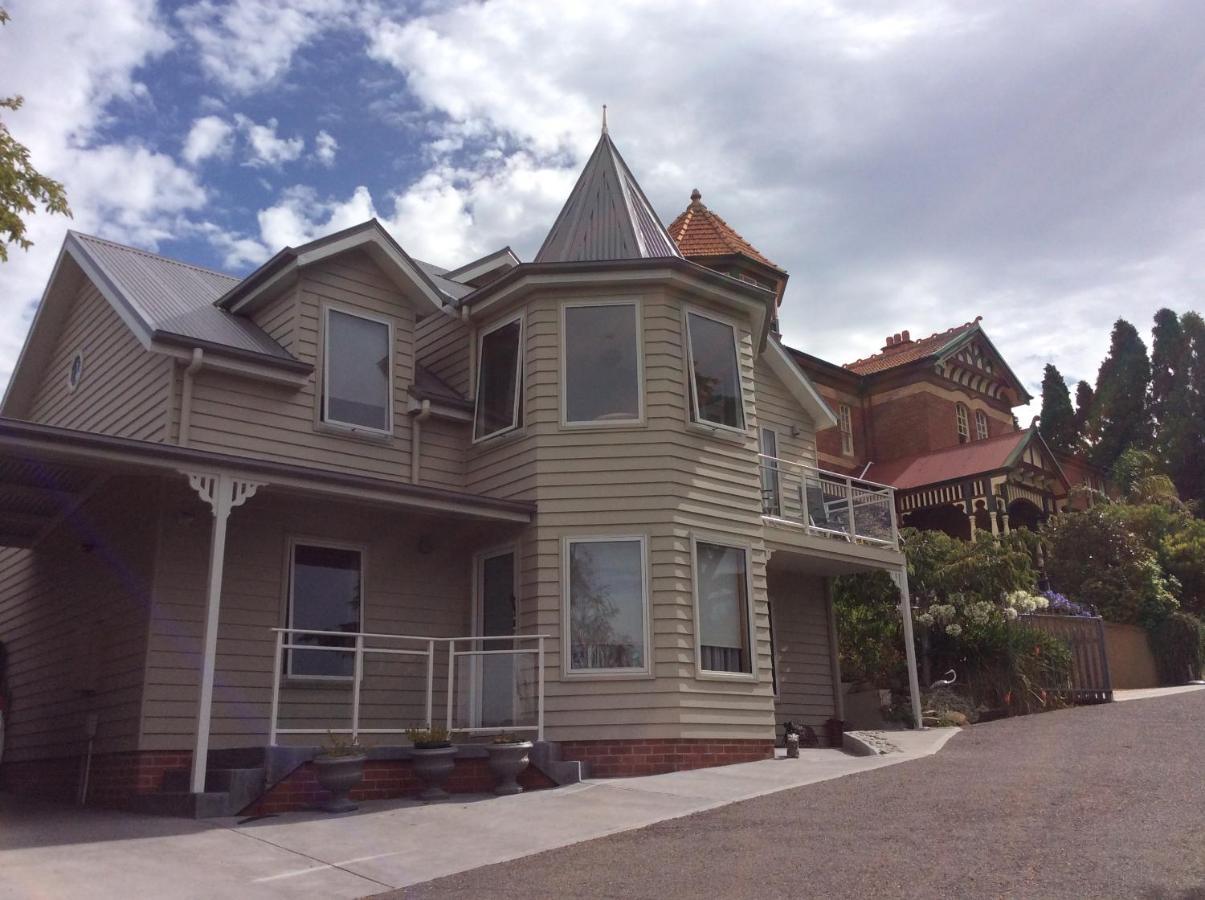 Werndee 2* Hobart