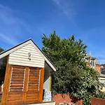 Lowena Cafe And Accommodation