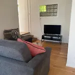 Hobart Colonial Apartment