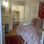 Hobart \'Self-Contained\' Studio, Walk To Town.