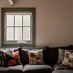Cavell Street Cottage In West Hobart