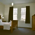 Comfy Apartment With Carpark 2 Minutes To Cbd