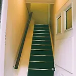 Comfy Apartment With Carpark 2 Minutes To Cbd