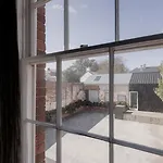 Parlour 258