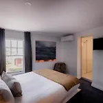 Shipwrights Arms Hotel